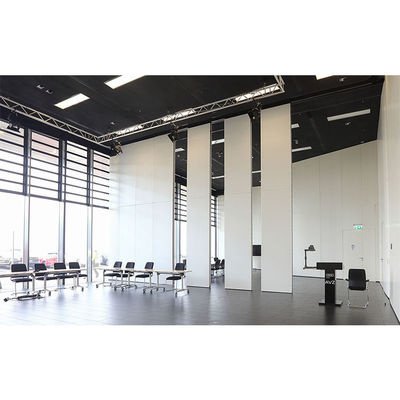 comprar Ecrãs de partição movíveis e dobráveis. Divisão de espaço flexível para salas de exposições. À prova de poeira e antiestática. online manufacture