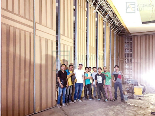 Bom preço. Divisória Móvel de Design Personalizado com Placa de Magnésio MDF de 9mm e Quilha de Tubo Quadrado Galvanizado para Hotéis on-line