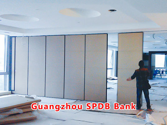 Bom preço. Banco SPD de Guangzhou | Parede Divisória Móvel Operável com 105CM de Espessura e Classificação STC 42-56dB para Salões de Banquetes com Painel MDF on-line